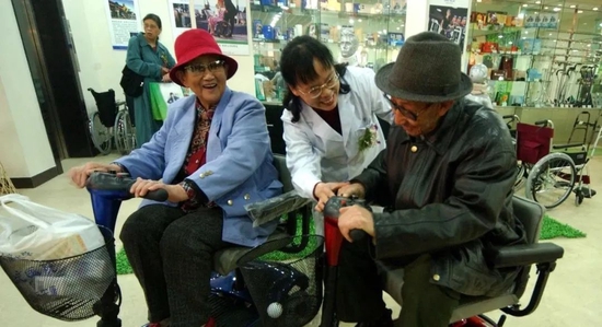 中国人口近61年来首次负增长！仅差0.2个百分点，逼近中度老龄化？